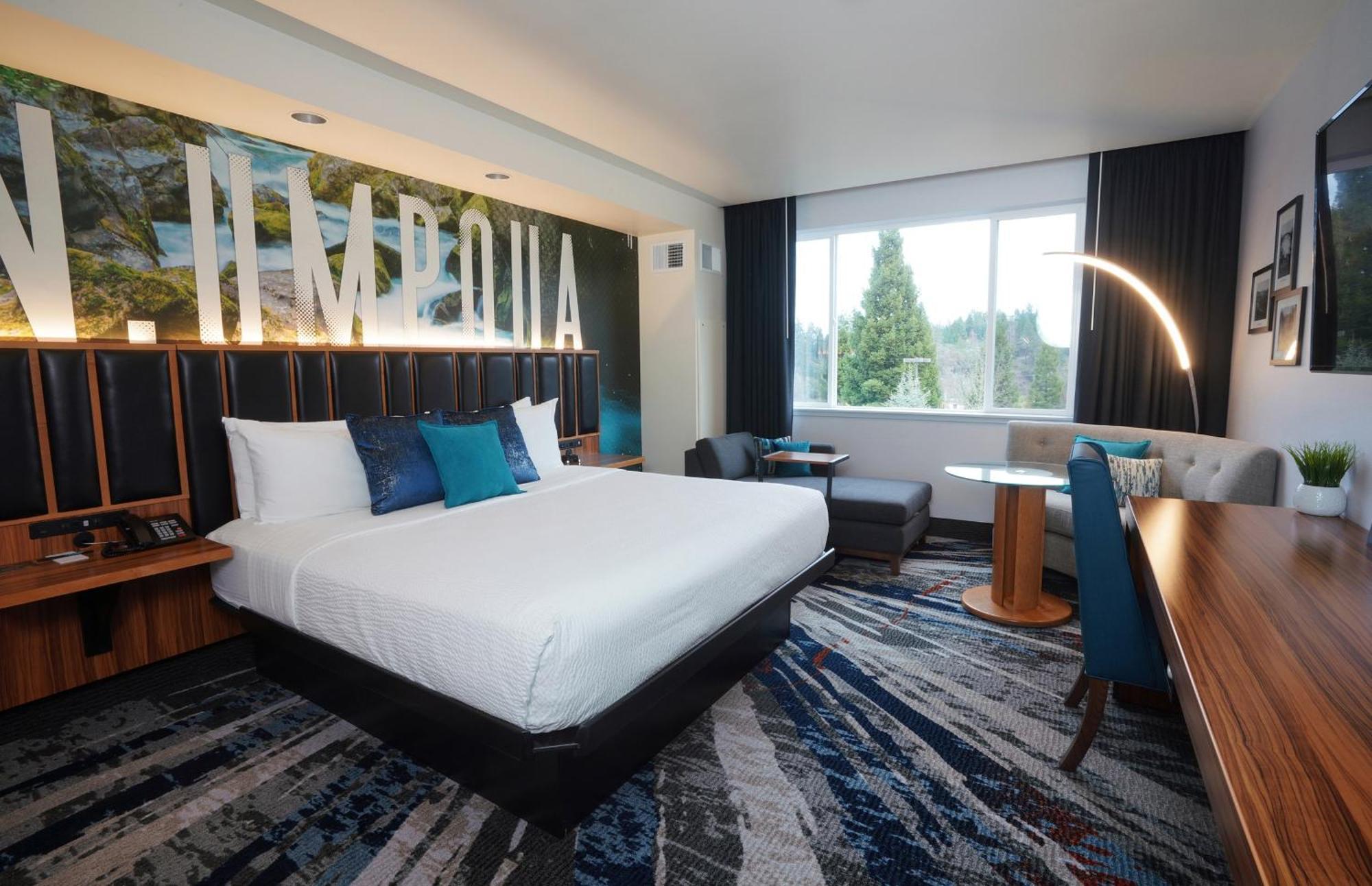 Deluxe King Room